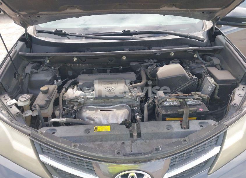 Photo 10 of 2013 Toyota Rav4 XLE (VIN 2T3WFREV2DW040132)