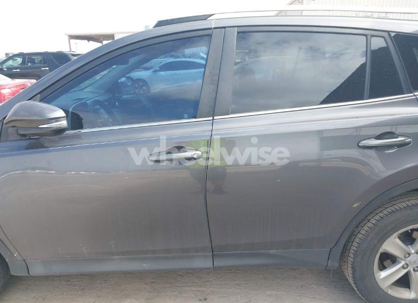 Photo 15 of 2013 Toyota Rav4 XLE (VIN 2T3WFREV2DW040132)