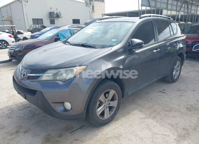 Photo 2 of 2013 Toyota Rav4 XLE (VIN 2T3WFREV2DW040132)