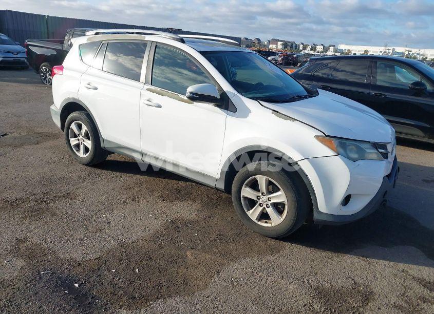 2013 Toyota Rav4 XLE (VIN 2T3WFREV2DW044391) main photo