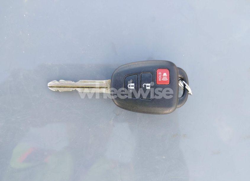 Photo 11 of 2013 Toyota Rav4 XLE (VIN 2T3WFREV2DW044391)