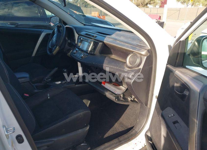 Photo 5 of 2013 Toyota Rav4 XLE (VIN 2T3WFREV2DW044391)