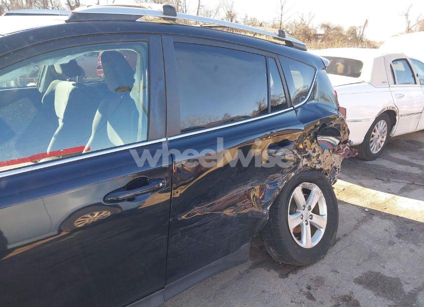 Photo 17 of 2013 Toyota Rav4 XLE (VIN 2T3WFREV2DW057321)