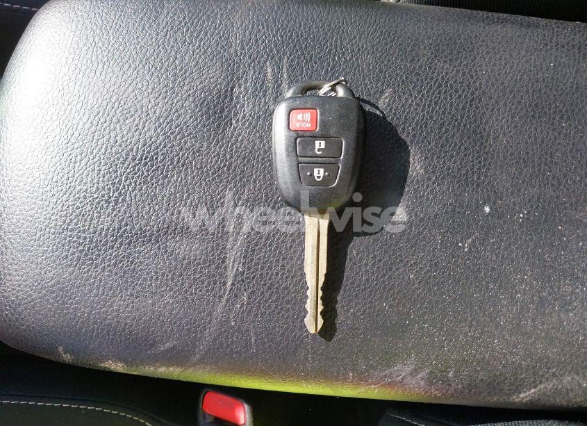 Photo 11 of 2015 Toyota Rav4 XLE (VIN 2T3WFREV2FW193368)