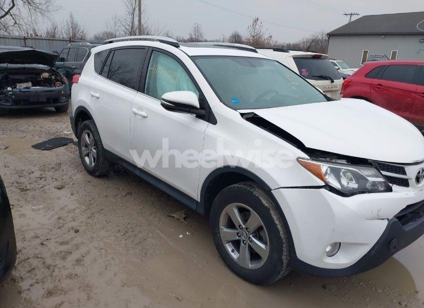 2015 Toyota Rav4 XLE (VIN 2T3WFREV2FW197453) main photo