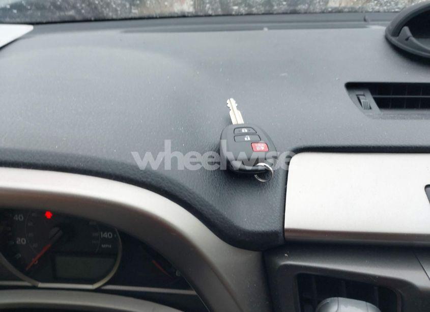 Photo 11 of 2015 Toyota Rav4 XLE (VIN 2T3WFREV2FW197453)