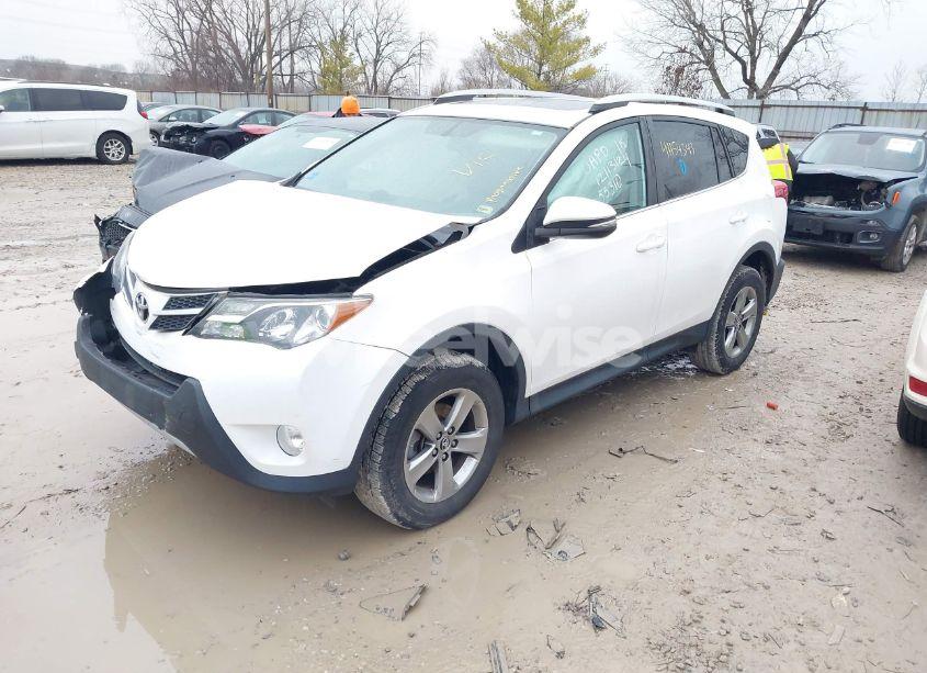 Photo 2 of 2015 Toyota Rav4 XLE (VIN 2T3WFREV2FW197453)