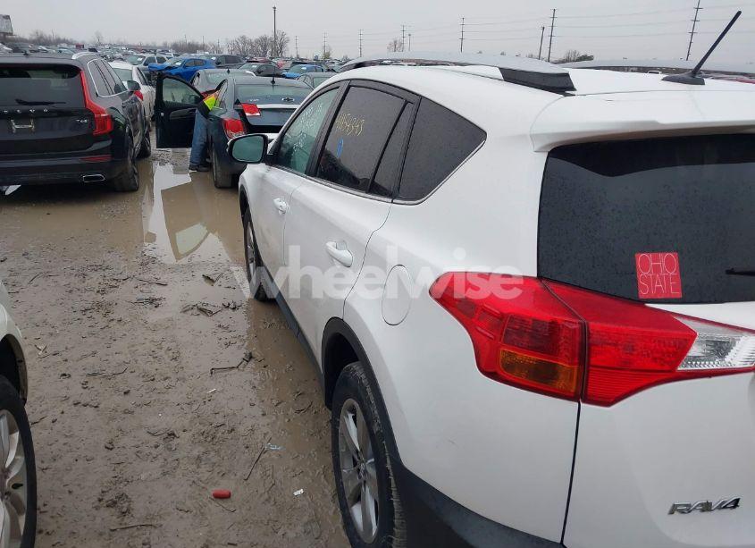 Photo 3 of 2015 Toyota Rav4 XLE (VIN 2T3WFREV2FW197453)