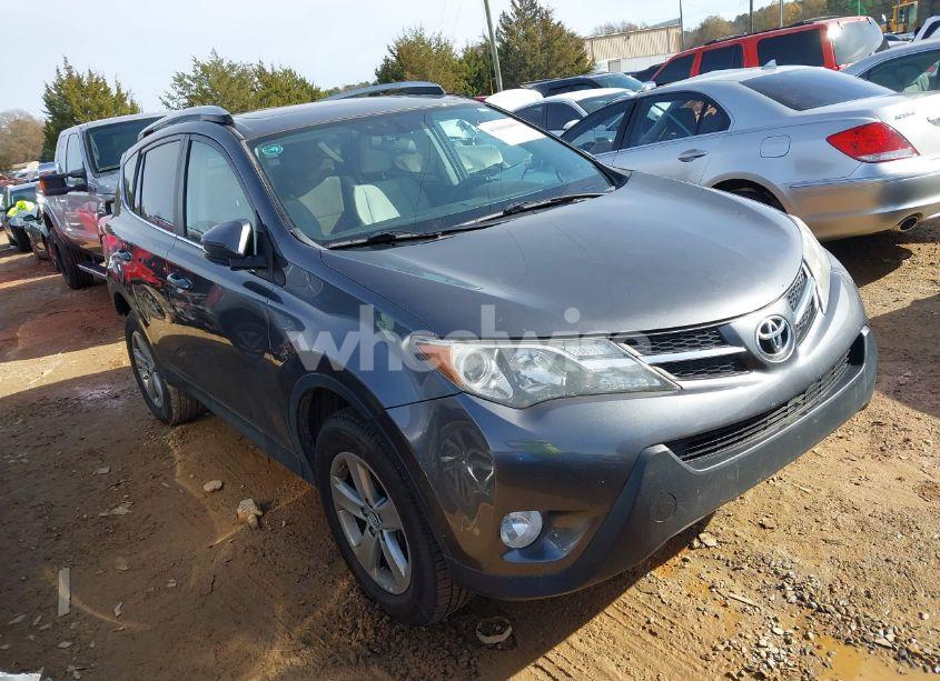 2015 Toyota Rav4 XLE (VIN 2T3WFREV2FW216177) main photo