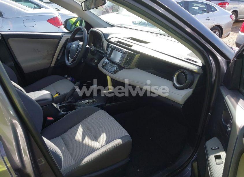 Photo 5 of 2015 Toyota Rav4 XLE (VIN 2T3WFREV2FW216177)