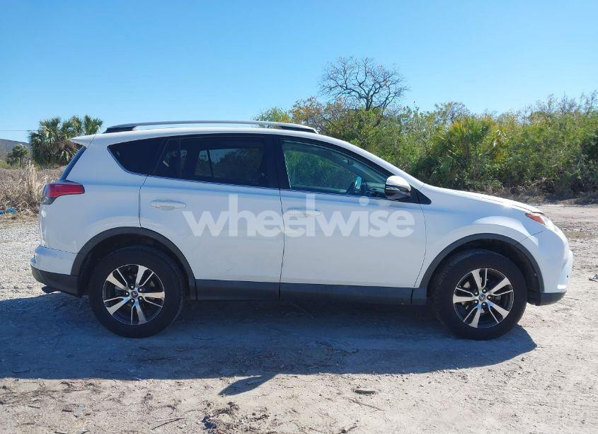 Photo 13 of 2016 Toyota Rav4 XLE (VIN 2T3WFREV2GW266997)