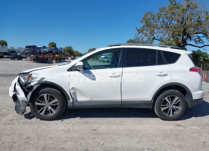 Photo 14 of 2016 Toyota Rav4 XLE (VIN 2T3WFREV2GW266997)