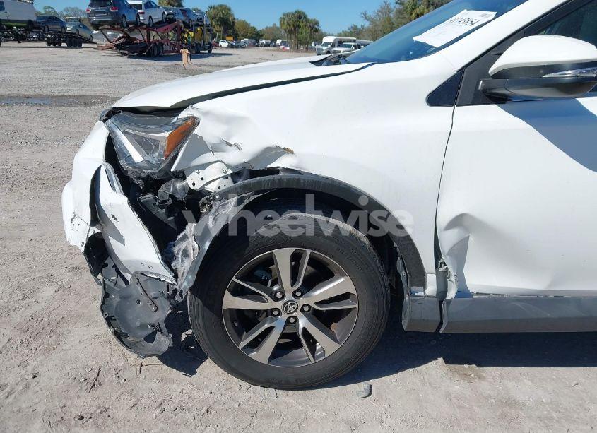 Photo 17 of 2016 Toyota Rav4 XLE (VIN 2T3WFREV2GW266997)