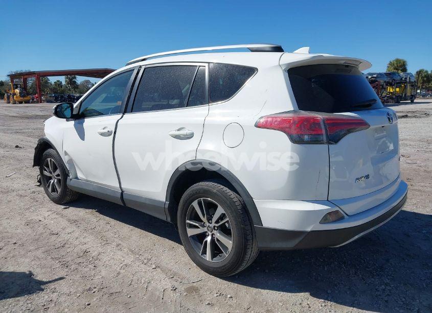 Photo 3 of 2016 Toyota Rav4 XLE (VIN 2T3WFREV2GW266997)
