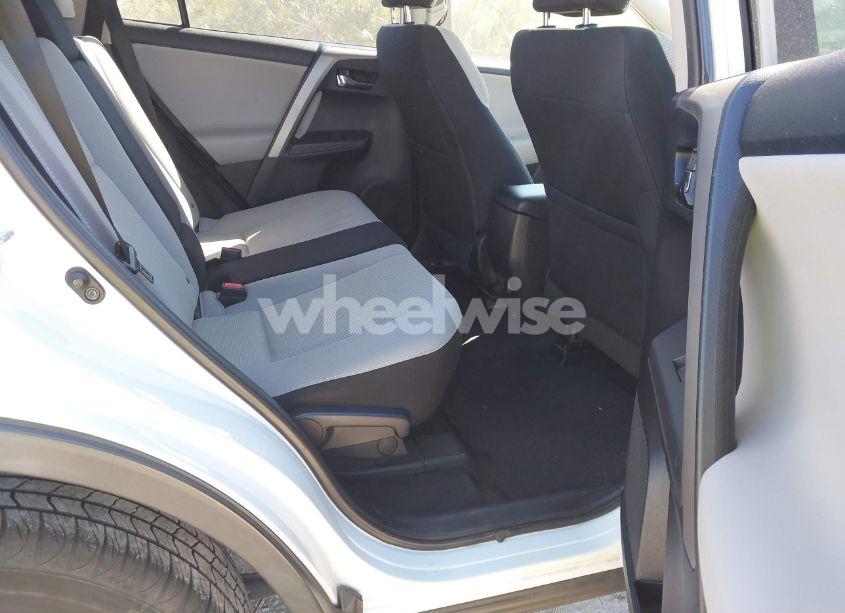 Photo 8 of 2016 Toyota Rav4 XLE (VIN 2T3WFREV2GW266997)