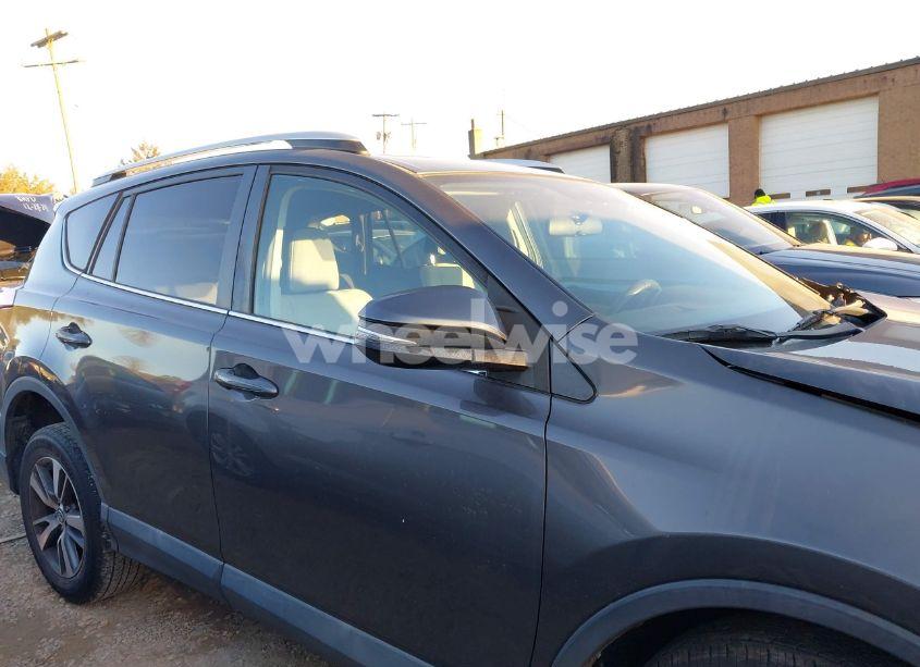 Photo 13 of 2016 Toyota Rav4 XLE (VIN 2T3WFREV2GW274758)