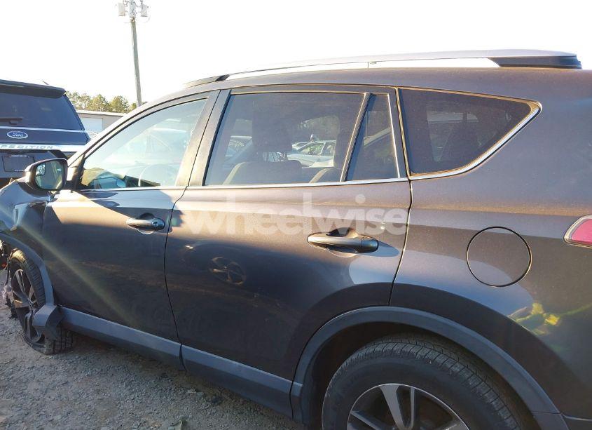 Photo 14 of 2016 Toyota Rav4 XLE (VIN 2T3WFREV2GW274758)