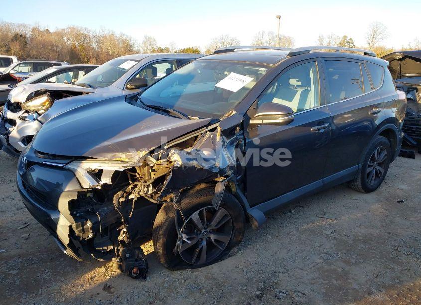 Photo 2 of 2016 Toyota Rav4 XLE (VIN 2T3WFREV2GW274758)