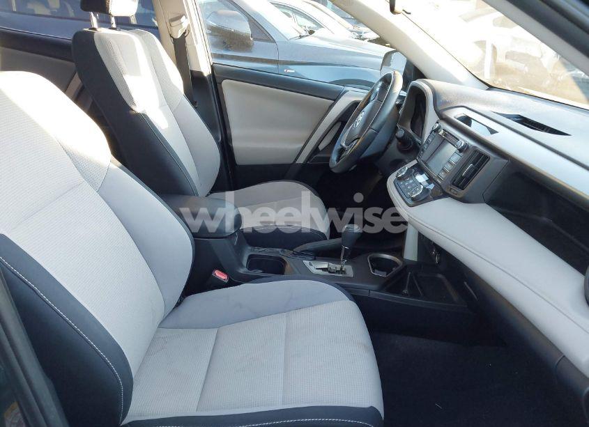 Photo 5 of 2016 Toyota Rav4 XLE (VIN 2T3WFREV2GW274758)