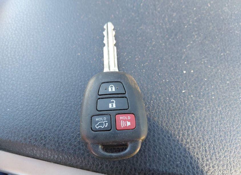 Photo 11 of 2016 Toyota Rav4 XLE (VIN 2T3WFREV2GW285243)