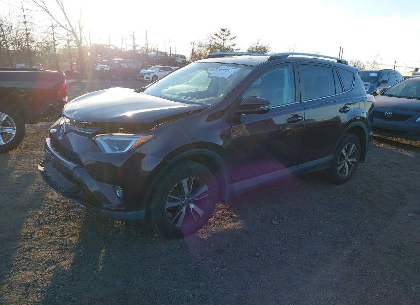 Photo 2 of 2016 Toyota Rav4 XLE (VIN 2T3WFREV2GW285243)