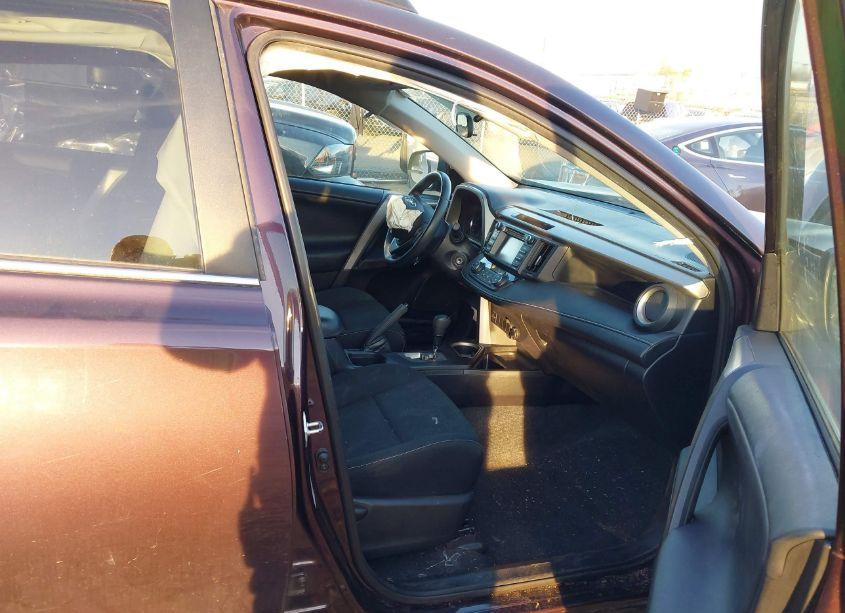 Photo 5 of 2016 Toyota Rav4 XLE (VIN 2T3WFREV2GW285243)