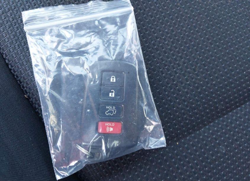 Photo 11 of 2016 Toyota Rav4 XLE (VIN 2T3WFREV2GW295576)