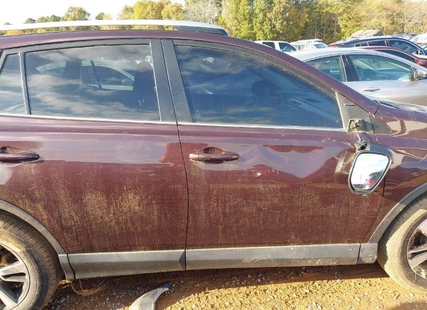 Photo 13 of 2016 Toyota Rav4 XLE (VIN 2T3WFREV2GW295576)