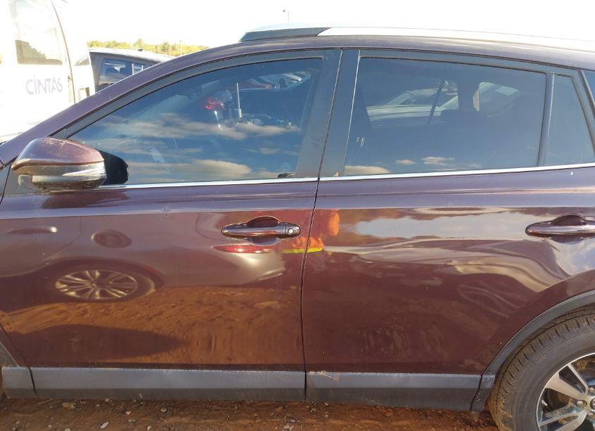 Photo 14 of 2016 Toyota Rav4 XLE (VIN 2T3WFREV2GW295576)