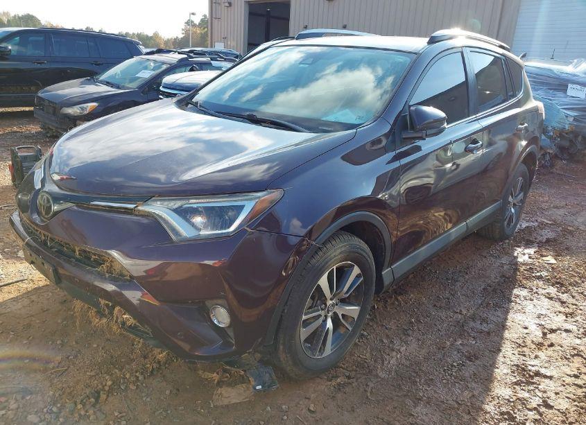 Photo 2 of 2016 Toyota Rav4 XLE (VIN 2T3WFREV2GW295576)