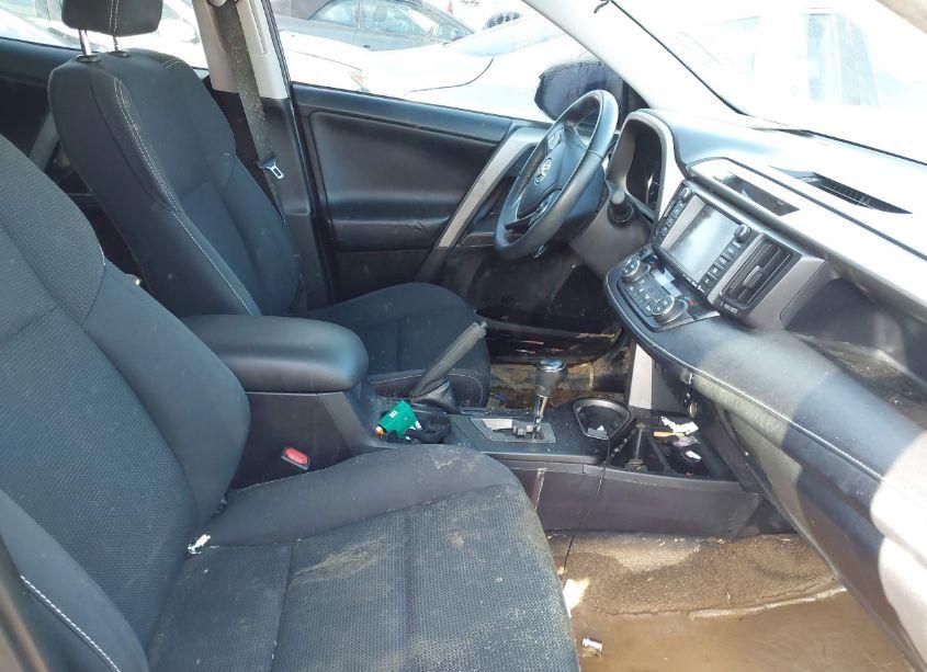 Photo 5 of 2016 Toyota Rav4 XLE (VIN 2T3WFREV2GW295576)