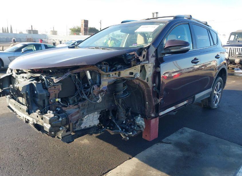 Photo 2 of 2016 Toyota Rav4 XLE (VIN 2T3WFREV2GW297912)