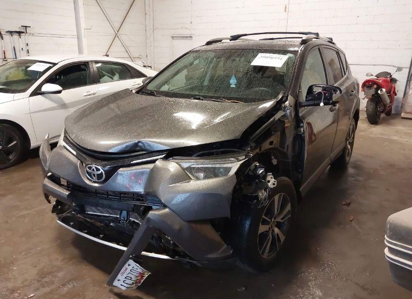 Photo 2 of 2016 Toyota Rav4 XLE (VIN 2T3WFREV2GW306446)