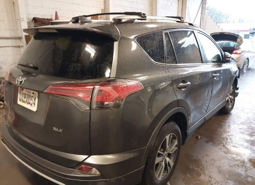 Photo 4 of 2016 Toyota Rav4 XLE (VIN 2T3WFREV2GW306446)