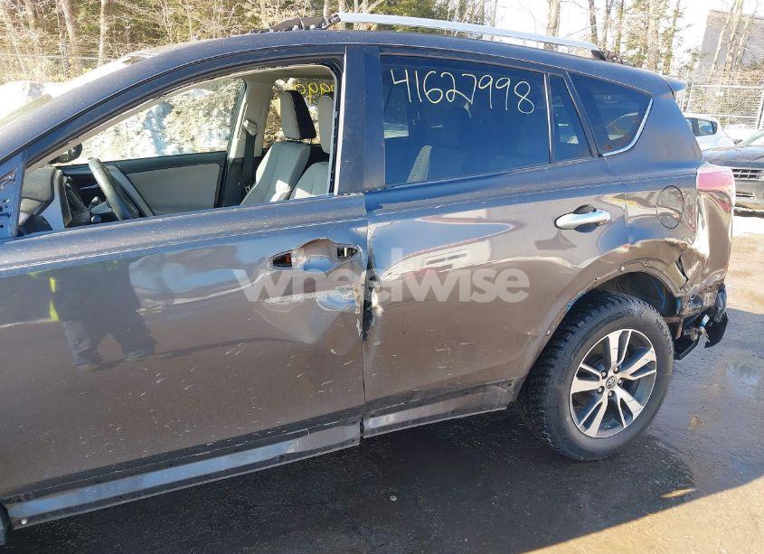 Photo 6 of 2016 Toyota Rav4 XLE (VIN 2T3WFREV2GW309914)