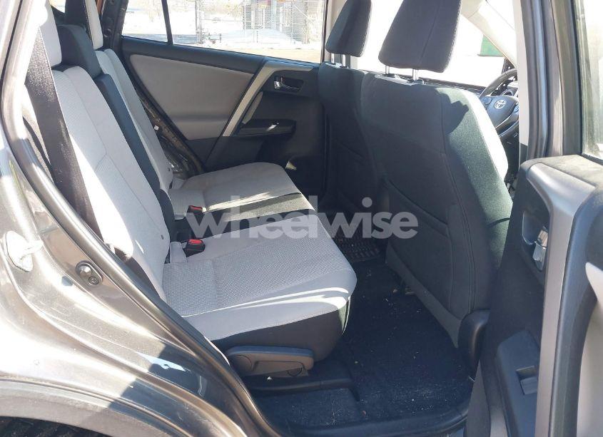 Photo 8 of 2016 Toyota Rav4 XLE (VIN 2T3WFREV2GW309914)