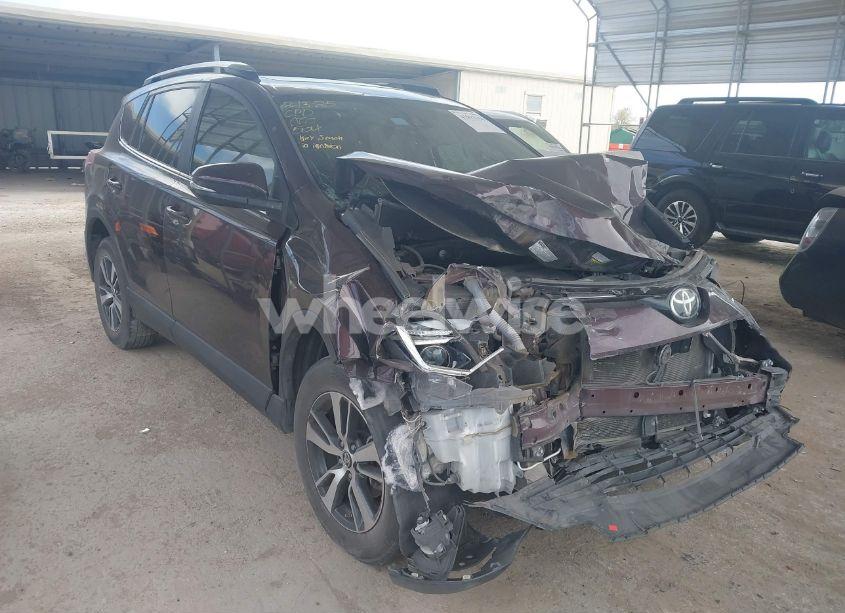 2017 Toyota Rav4 XLE (VIN 2T3WFREV2HW323278) main photo