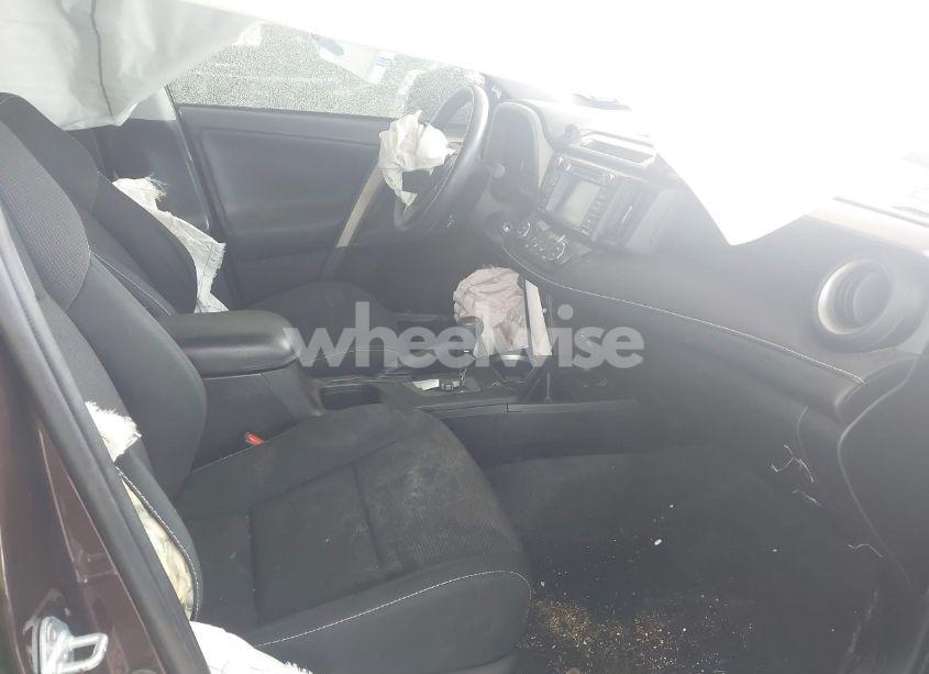 Photo 5 of 2017 Toyota Rav4 XLE (VIN 2T3WFREV2HW323278)