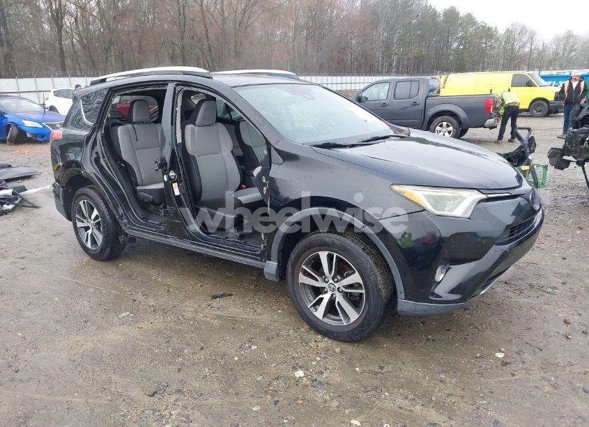 2017 Toyota Rav4 XLE (VIN 2T3WFREV2HW345071) main photo