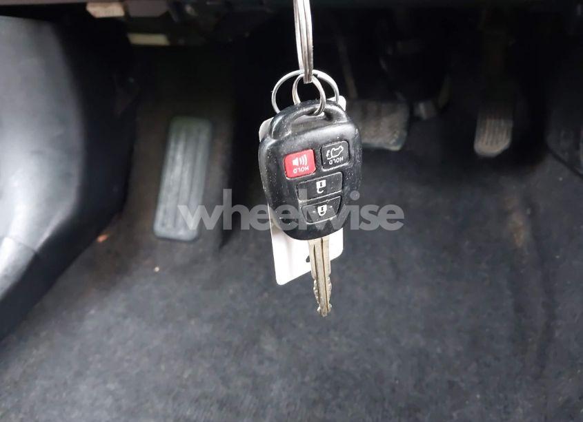 Photo 11 of 2017 Toyota Rav4 XLE (VIN 2T3WFREV2HW345071)