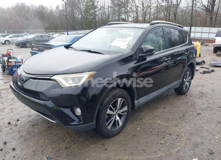 Photo 2 of 2017 Toyota Rav4 XLE (VIN 2T3WFREV2HW345071)