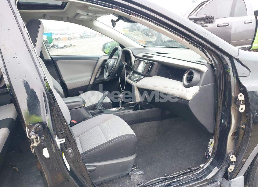 Photo 5 of 2017 Toyota Rav4 XLE (VIN 2T3WFREV2HW345071)