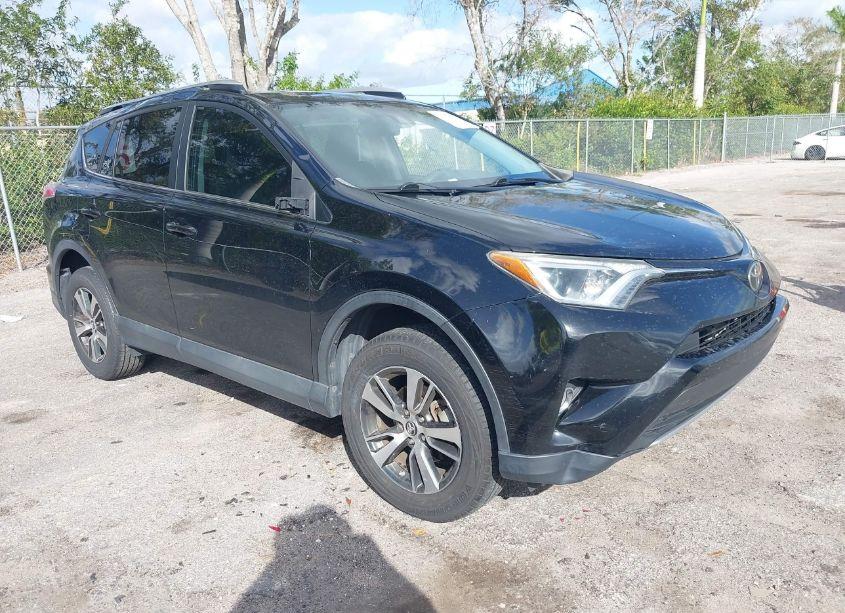 2017 Toyota Rav4 XLE (VIN 2T3WFREV2HW366759) main photo