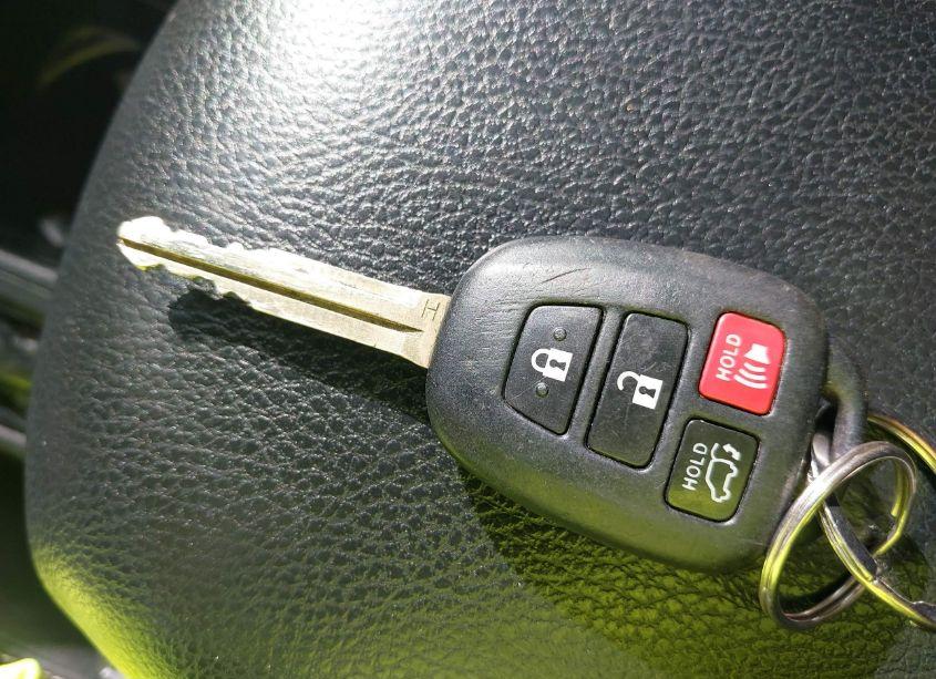 Photo 11 of 2017 Toyota Rav4 XLE (VIN 2T3WFREV2HW366759)