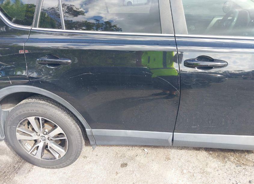 Photo 12 of 2017 Toyota Rav4 XLE (VIN 2T3WFREV2HW366759)