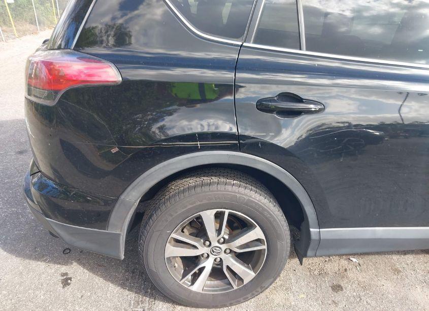 Photo 18 of 2017 Toyota Rav4 XLE (VIN 2T3WFREV2HW366759)