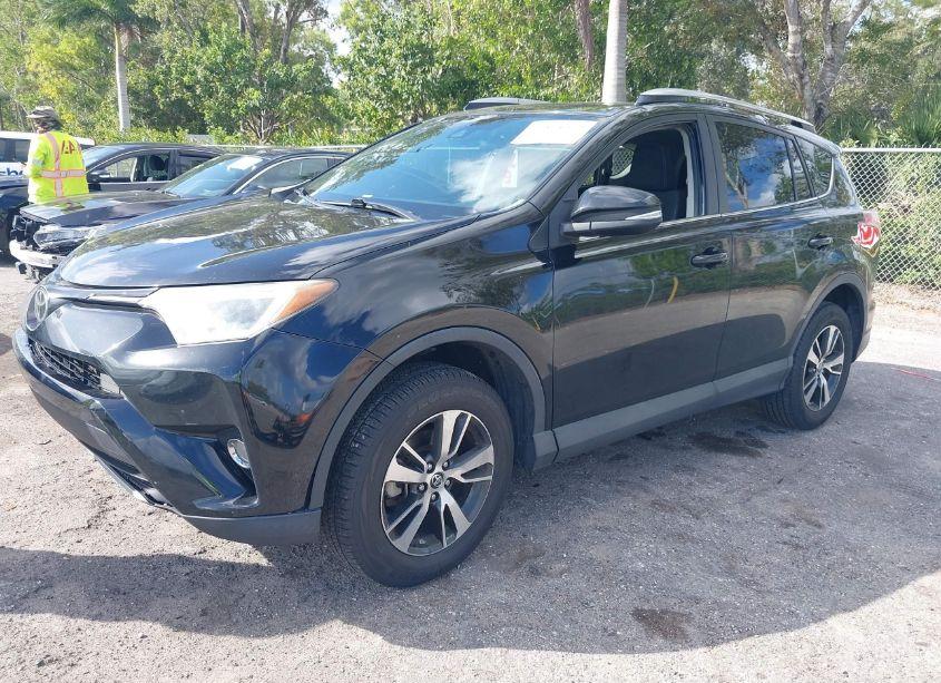 Photo 2 of 2017 Toyota Rav4 XLE (VIN 2T3WFREV2HW366759)