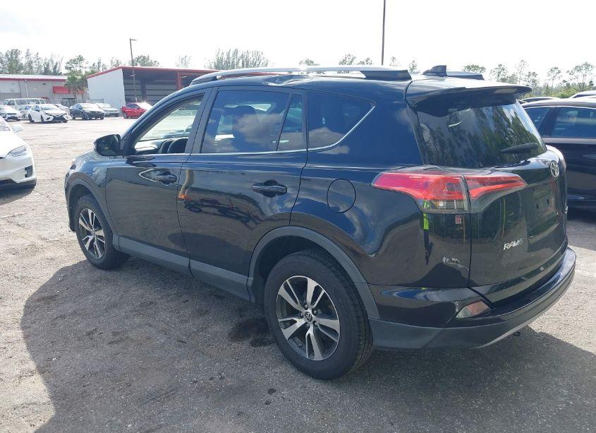 Photo 3 of 2017 Toyota Rav4 XLE (VIN 2T3WFREV2HW366759)