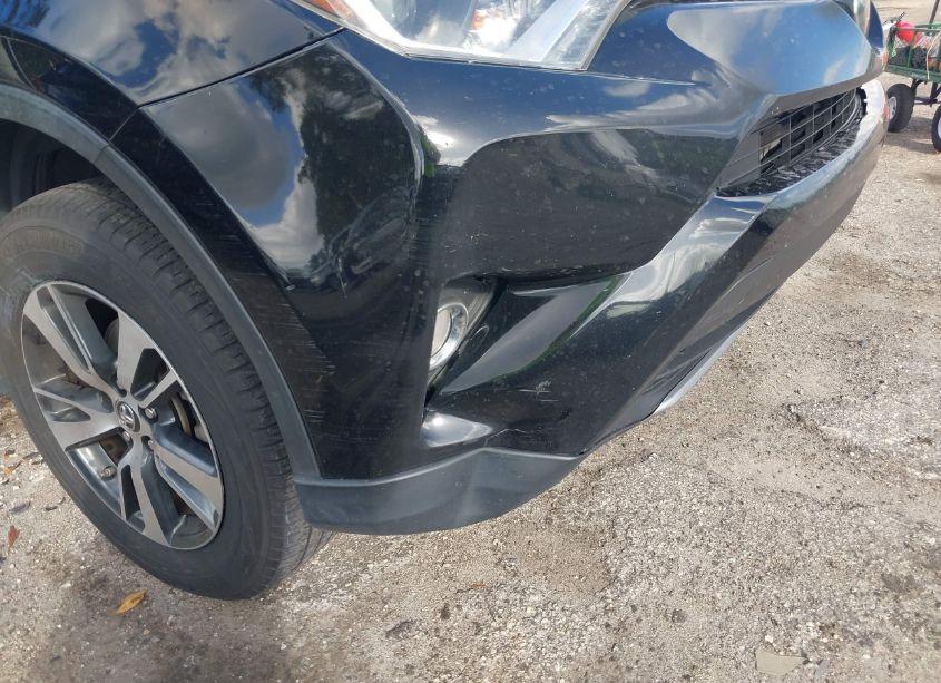 Photo 6 of 2017 Toyota Rav4 XLE (VIN 2T3WFREV2HW366759)