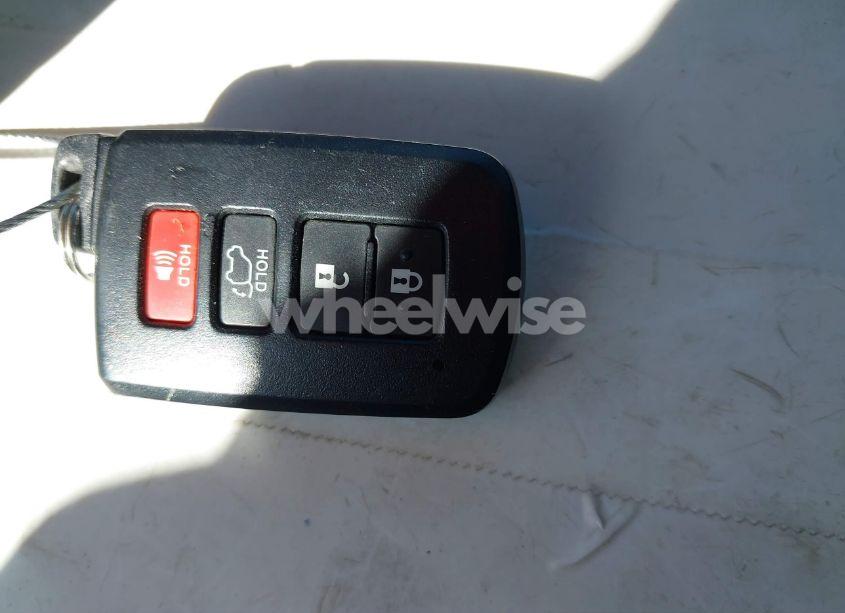 Photo 11 of 2017 Toyota Rav4 XLE (VIN 2T3WFREV2HW405480)